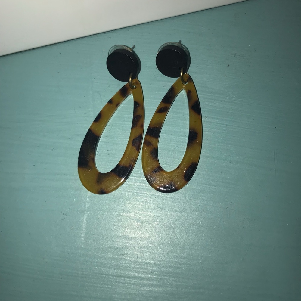 Tortoise dangly earring
